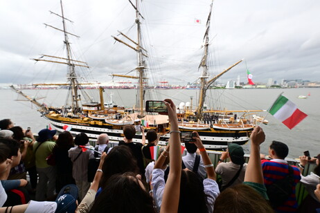 Amerigo Vespucci lascia Tokyo