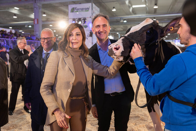 Ministro Santanchè inaugura Fiera zootecnica a Cremona - RIPRODUZIONE RISERVATA